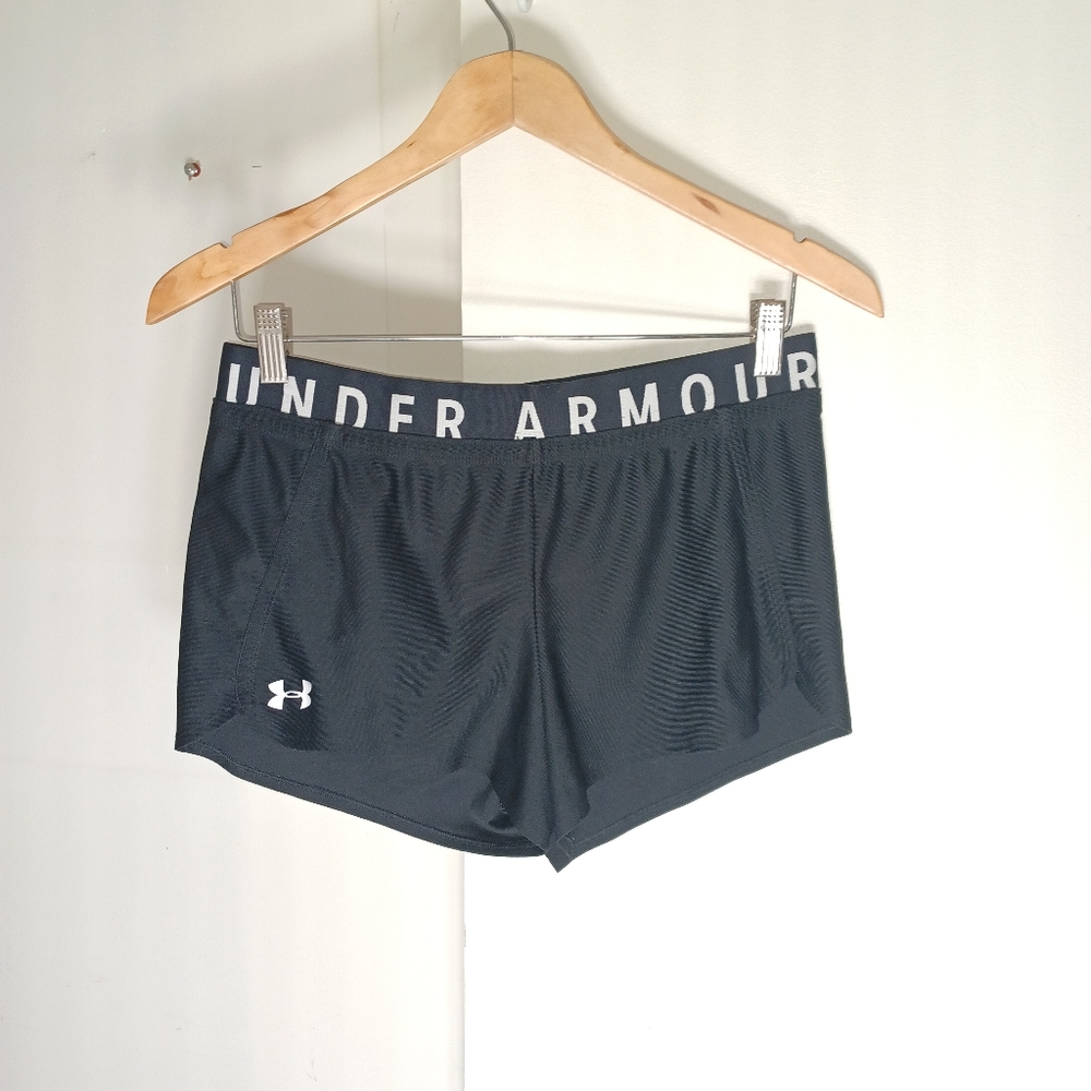 Under Armour Women's Sz M Athletic Shorts